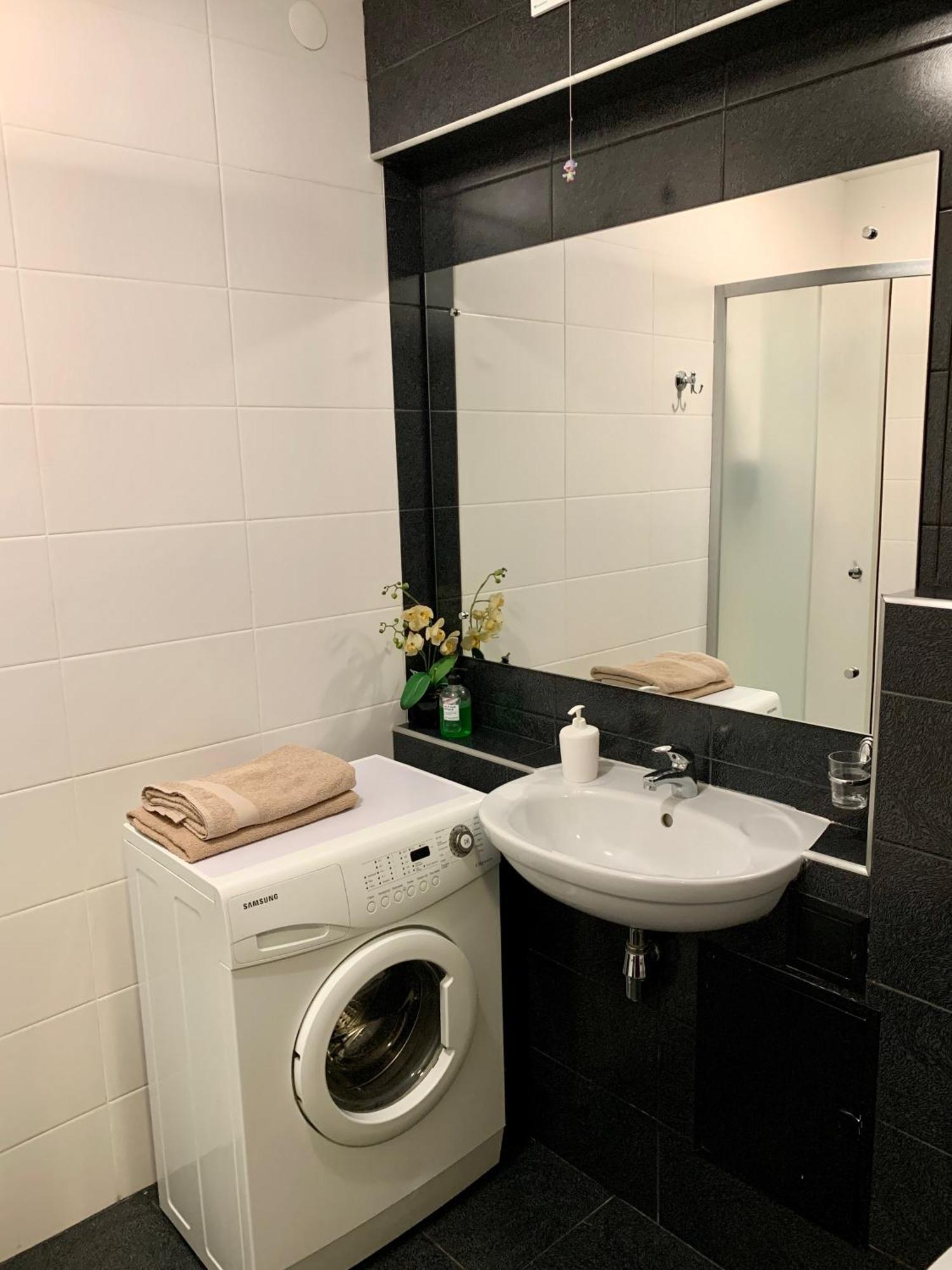 Apartment In Kharkiv , Prospect Nauki 19A ภายนอก รูปภาพ